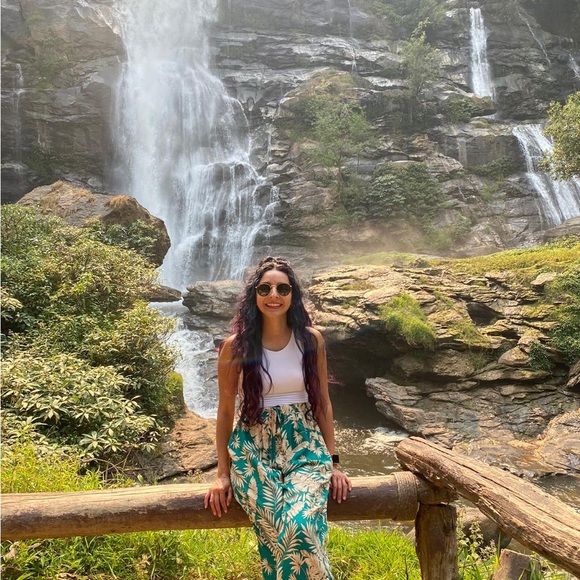 Meet your Posher, Yvette - Picture 9 of 12